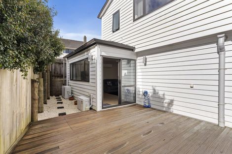 Photo of property in 86a Kelman Road, Kelston, Auckland, 0602