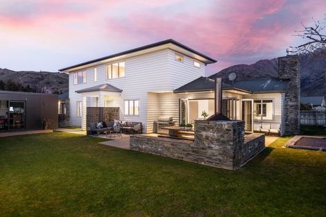 Photo of property in 9 Bridesdale Drive, Lake Hayes, Queenstown, 9304