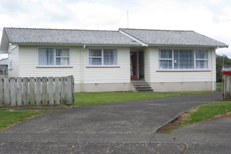 Photo of property in 28 Tairere Crescent, Rosehill, Papakura, 2113
