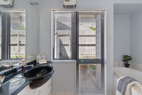 Photo of property in 1/4 Omana Road, Milford, Auckland, 0620