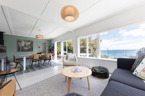 Photo of property in 42 Rayner Road, Piha, 0772