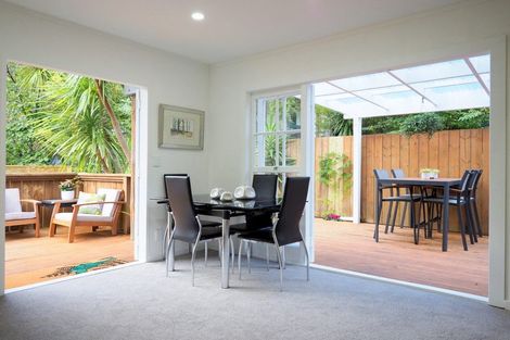 Photo of property in 2/99 Balmain Road, Birkenhead, Auckland, 0626