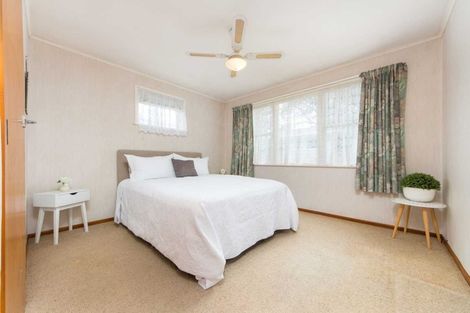 Photo of property in 40 Lowtherhurst Road, Massey, Auckland, 0614