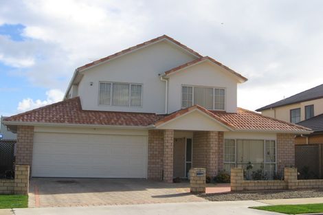 Photo of property in 25 Speyside Crescent, Flat Bush, Auckland, 2016