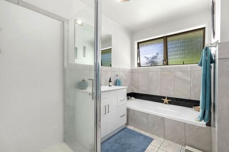 Photo of property in 10 Sunburst Lane, Torbay, Auckland, 0630