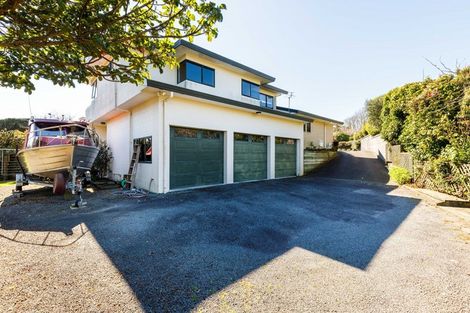 Photo of property in 22 Kinross Drive, Merrilands, New Plymouth, 4312