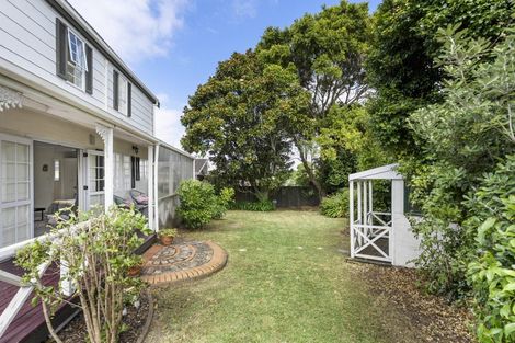 Photo of property in 2/1 Cascades Road, Pakuranga Heights, Auckland, 2010