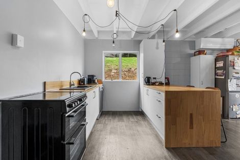 Photo of property in 103 Gregory Road, Waitakere, Henderson, 0782