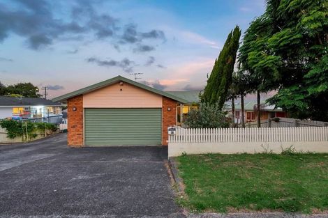 Photo of property in 81 Garton Drive, Massey, Auckland, 0614