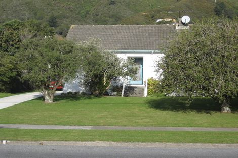 Photo of property in 166 Waddington Drive, Naenae, Lower Hutt, 5011