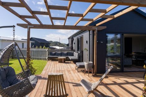 Photo of property in 16 Tunarau Street, Raglan, 3225
