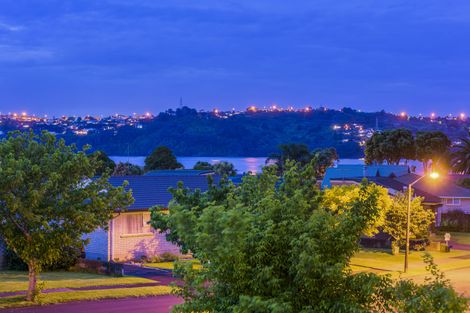 Photo of property in 14 Claresholm Place, Mangere Bridge, Auckland, 2022