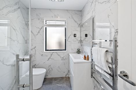 Photo of property in 40 Takurua Terrace, Orewa, 0931