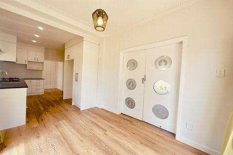 Photo of property in 35 Archibald Road, Kelston, Auckland, 0602