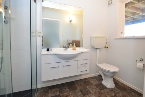 Photo of property in 49 Roberts Road, Matakatia, Whangaparaoa, 0930