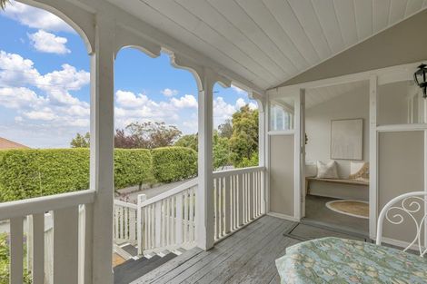 Photo of property in 92 Dyers Pass Road, Cashmere, Christchurch, 8022