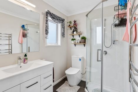 Photo of property in 3 Huruhuru Road, Massey, Auckland, 0614