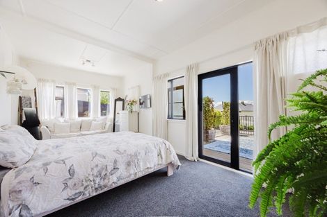 Photo of property in 20 Domain Road, Waipawa, 4210