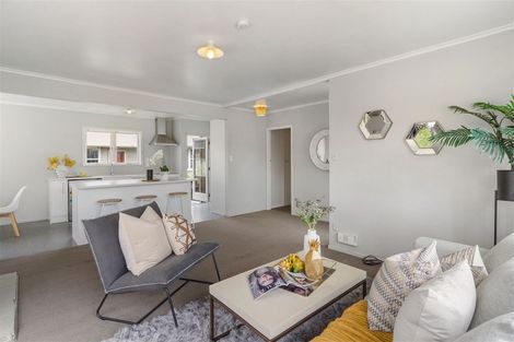 Photo of property in 1/2 Sunhaven Avenue, Glenfield, Auckland, 0629