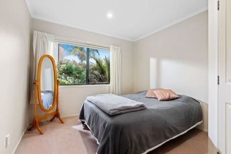 Photo of property in 3 Margaret Henry Crescent, Oteha, Auckland, 0632