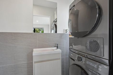 Photo of property in 233a Finlayson Avenue, Clendon Park, Auckland, 2103