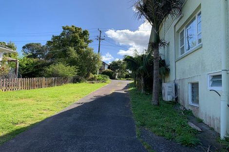 Photo of property in 492 Blockhouse Bay Road, Blockhouse Bay, Auckland, 0600