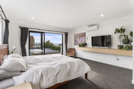 Photo of property in 12b Waikura Drive, Te Atatu Peninsula, Auckland, 0610