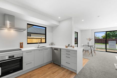 Photo of property in 2/4 Ramore Place, Redwood, Christchurch, 8051