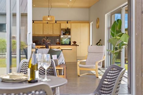 Photo of property in 4 Mirek Street, Waikanae, 5036