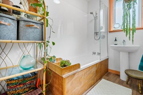 Photo of property in 74 Manapouri Street, Ravensbourne, Dunedin, 9022