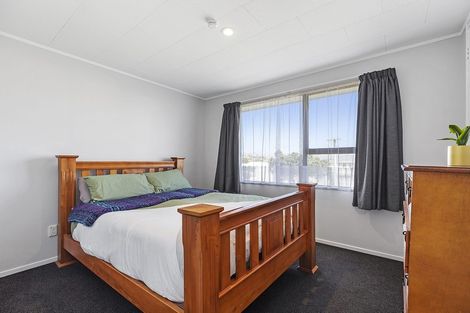 Photo of property in 32 Owhiti Street, Titahi Bay, Porirua, 5022