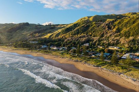 Photo of property in 15 Makorori Beach Road, Makorori, Gisborne, 4073