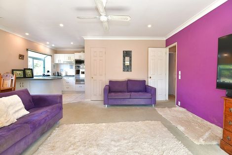 Photo of property in 1156 Peak Road, Helensville, 0875