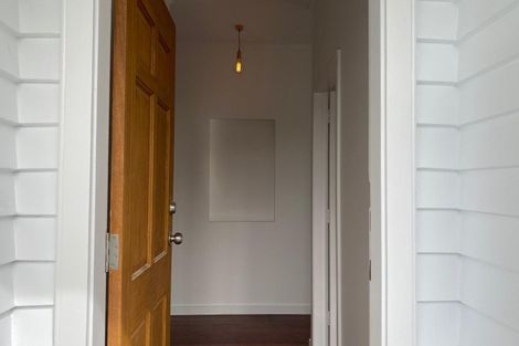 Photo of property in 10 Onewa Road, Northcote Point, Auckland, 0627