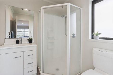 Photo of property in 66 Shillingford Boulevard, Rolleston, 7615