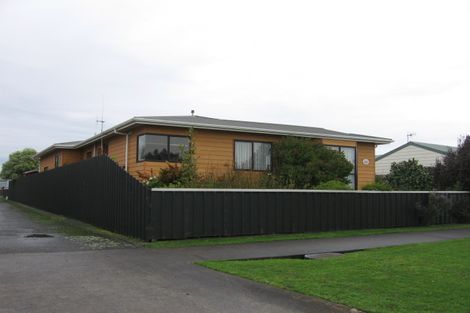 Photo of property in 26 Peppertree Glade, Kelvin Grove, Palmerston North, 4414