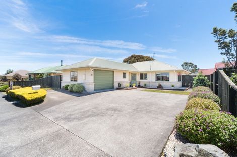 Photo of property in 20 Parnell Heights Drive, Kelvin Grove, Palmerston North, 4414