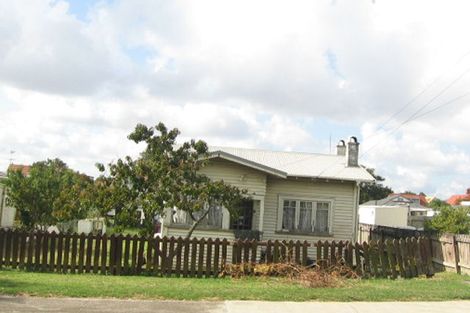 Photo of property in 30 Lippiatt Road, Otahuhu, Auckland, 1062