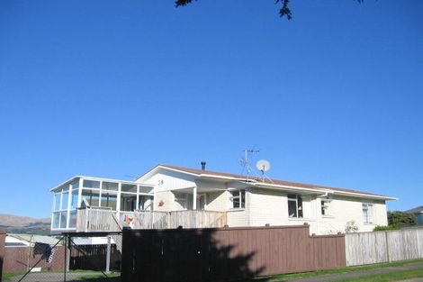 Photo of property in 2 Tau Grove, Takapuwahia, Porirua, 5022