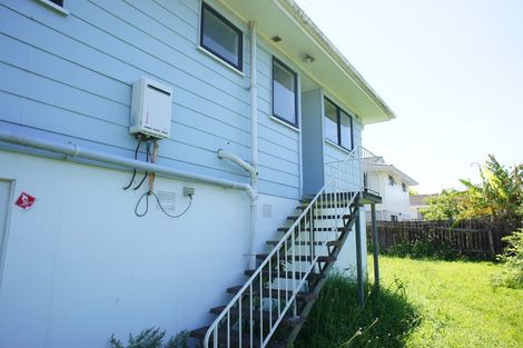 Photo of property in 26 Lambrown Drive, Totara Vale, Auckland, 0629