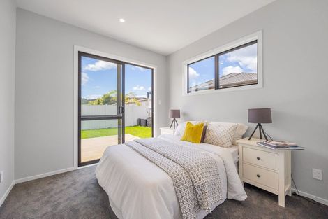 Photo of property in 14 Madden Avenue, Kumeu, 0810