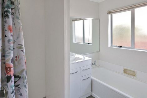 Photo of property in 13 Kaitangata Crescent, Kelson, Lower Hutt, 5010