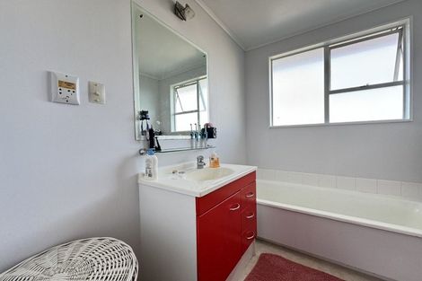 Photo of property in 8 Erris Street, Johnsonville, Wellington, 6037