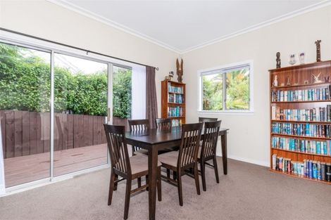 Photo of property in 60 Waimumu Road, Massey, Auckland, 0614