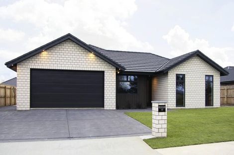 Photo of property in 17 Echo Place, Maewa, 4702