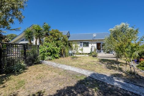 Photo of property in 36 Freyberg Crescent, Waikanae Beach, Waikanae, 5036