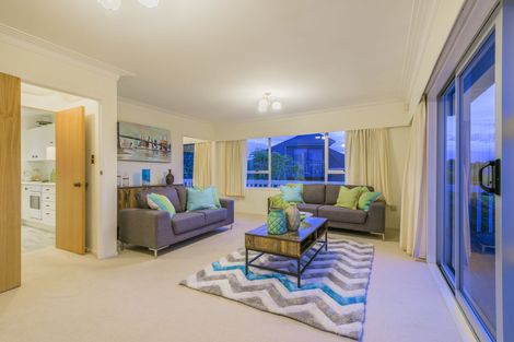 Photo of property in 14 Claresholm Place, Mangere Bridge, Auckland, 2022