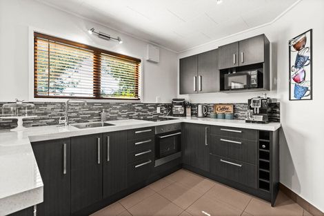 Photo of property in 17 Gilmour Place, Taradale, Napier, 4112