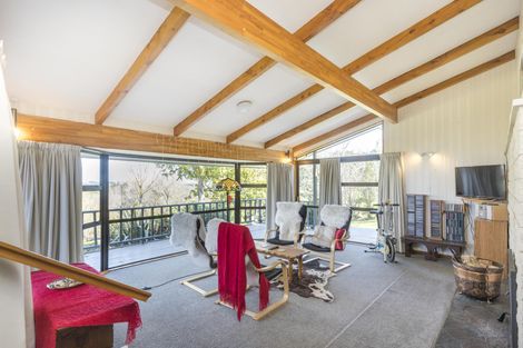 Photo of property in 61 Turitea Road, Fitzherbert, Palmerston North, 4472