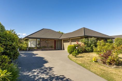 Photo of property in 8 Fuchsia Place, Halswell, Christchurch, 8025